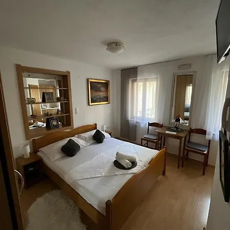 Magnolia Πανσιόν Τρογκίρ