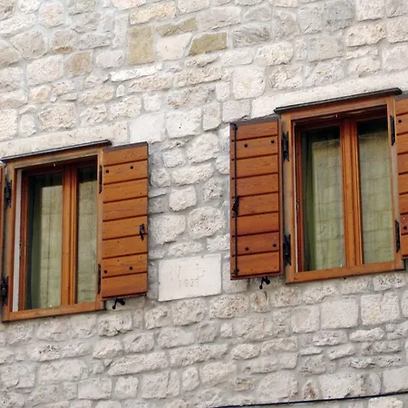 Πανσιόν Magnolia Τρογκίρ